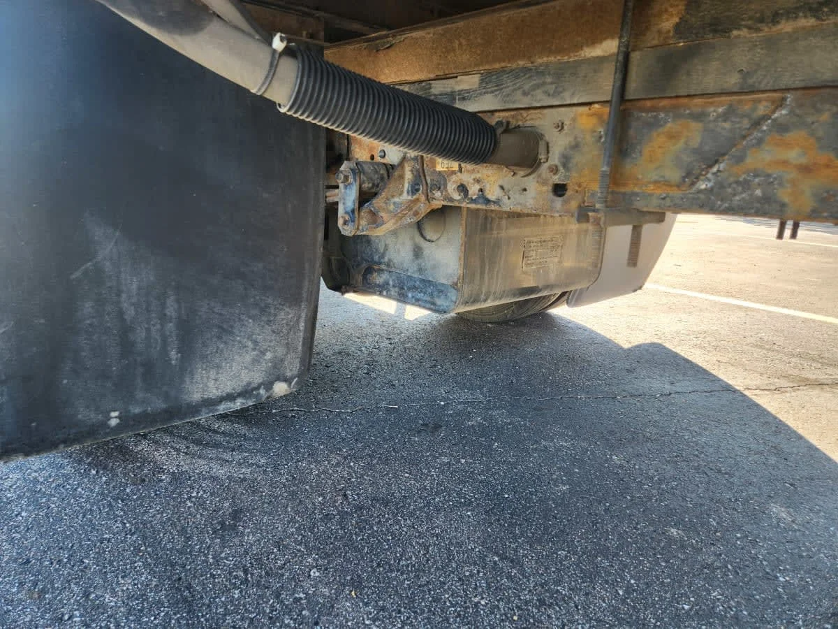 2014 Isuzu NQR - image 13