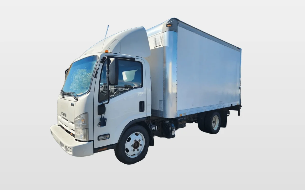 2014 Isuzu NQR - image 1