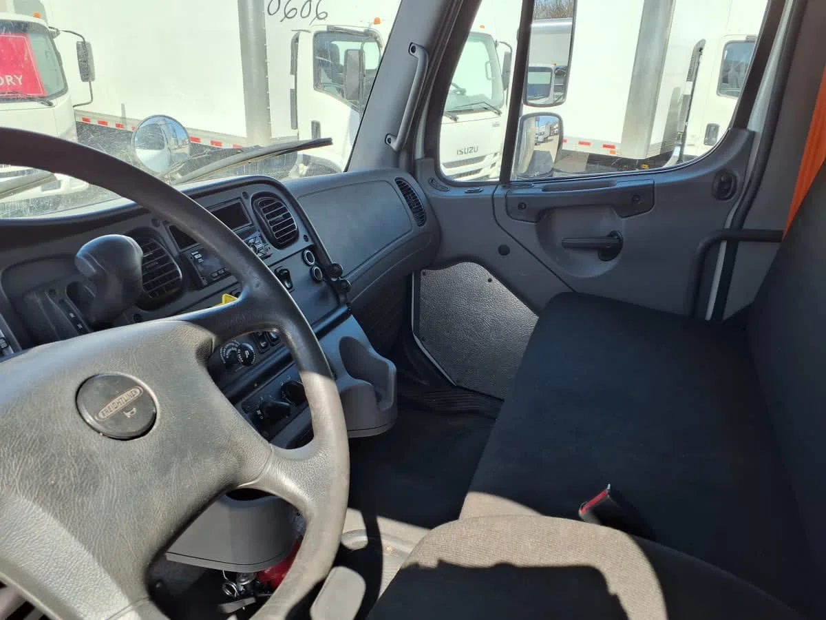 2020 Freightliner M2 106 - image 7