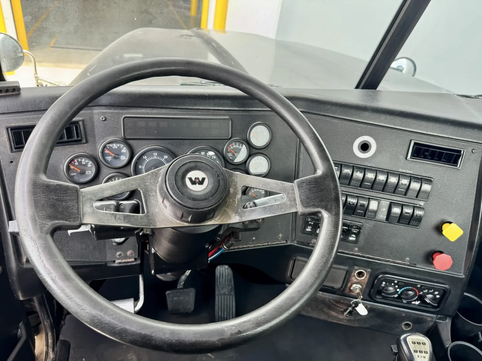 2017 Western Star 4900 - image 16