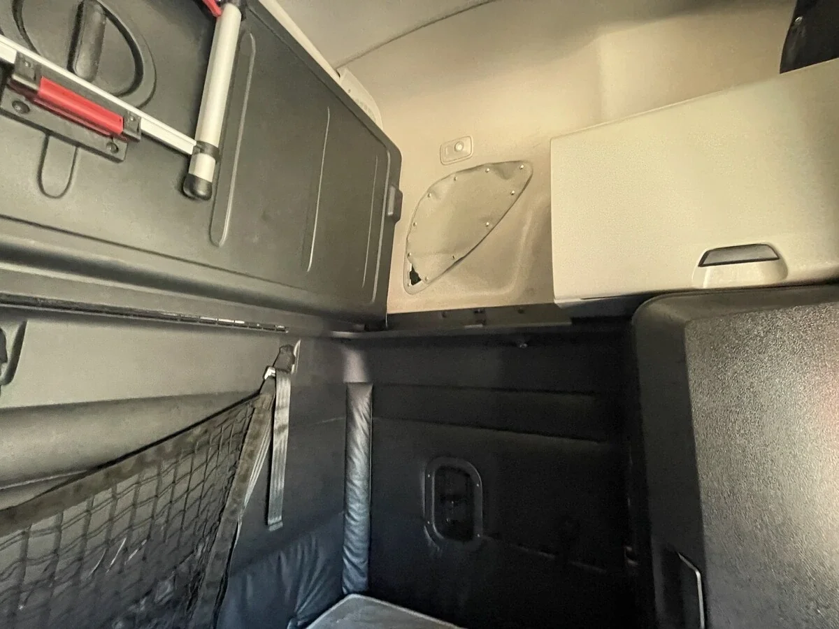 2024 Freightliner Cascadia - image 36