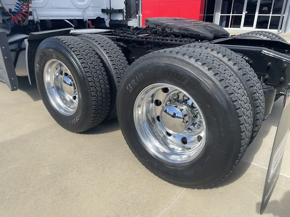 2024 Freightliner Cascadia - image 14