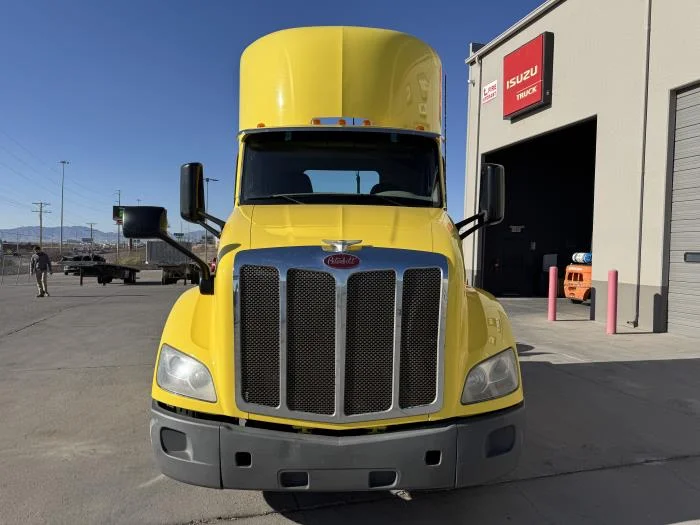 2021 Peterbilt 579 in El Paso, TX — photo 4