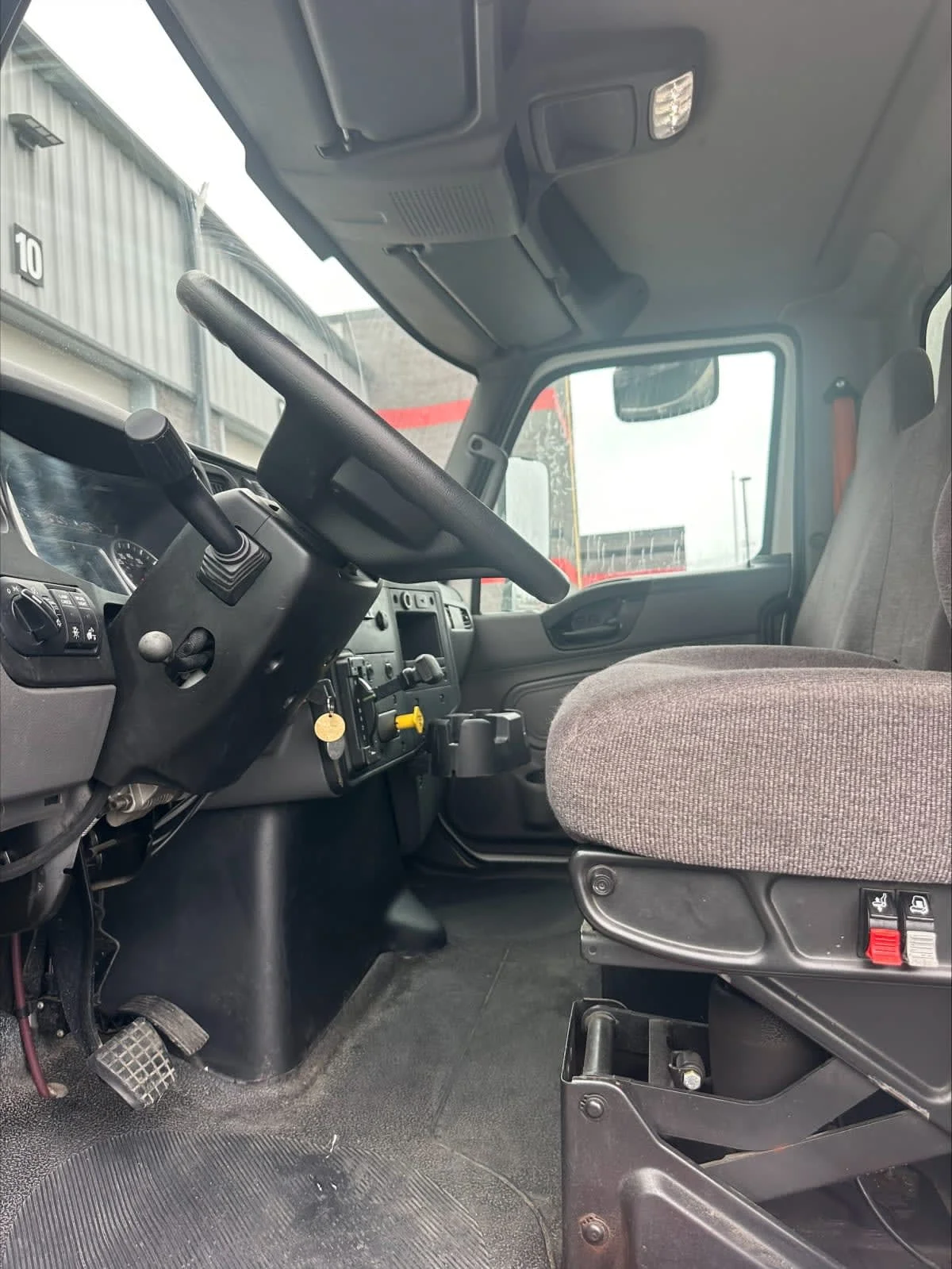 2020 International MV - image 7