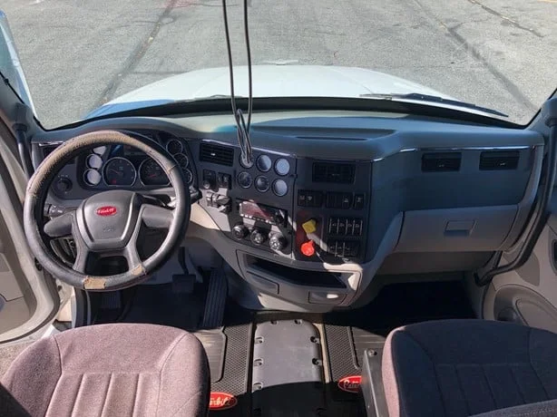 2021 Peterbilt 567 in MS — photo 8