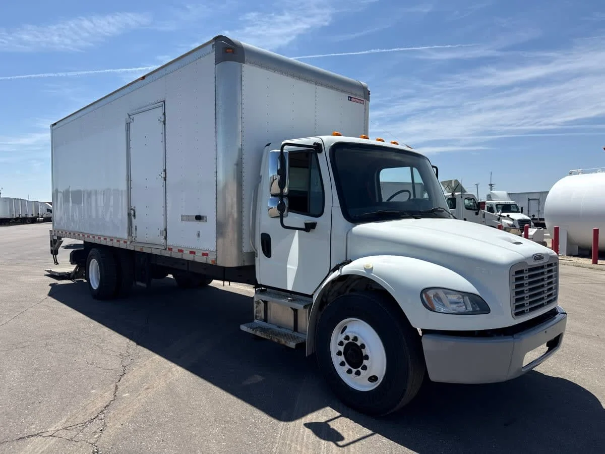 2020 Freightliner M2 106 in Taylor, MI — photo 3
