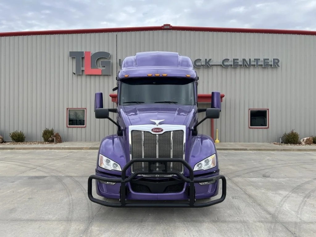 2022 Peterbilt 579 - image 2