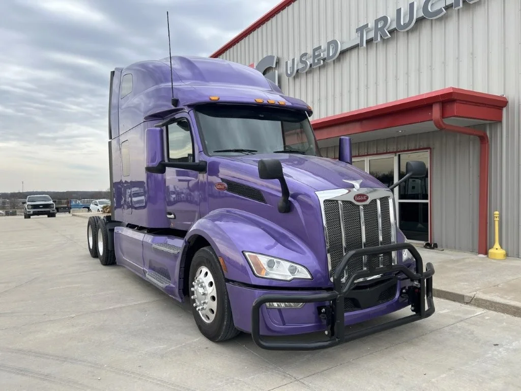 2022 Peterbilt 579 - image 3