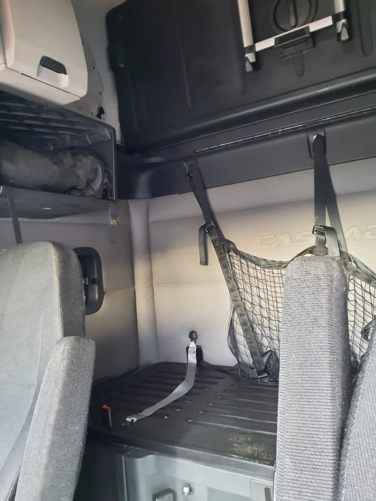 2019 Freightliner Cascadia - image 8