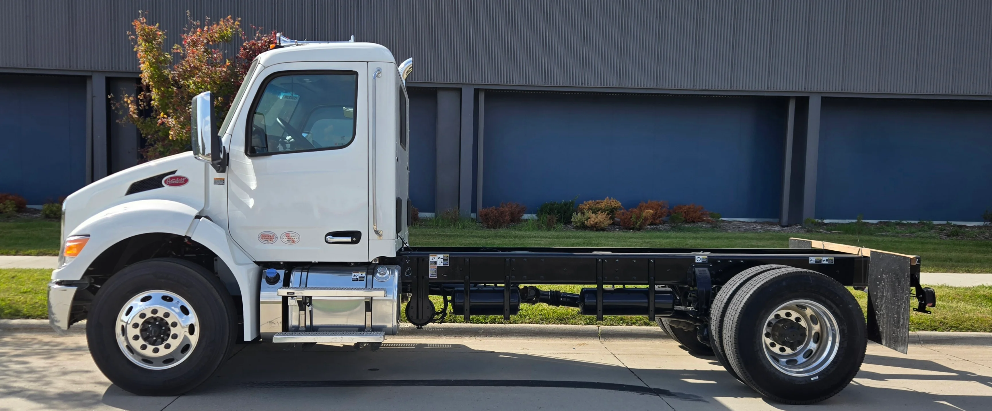 2025 Peterbilt 537 in Gretna, NE — photo 2