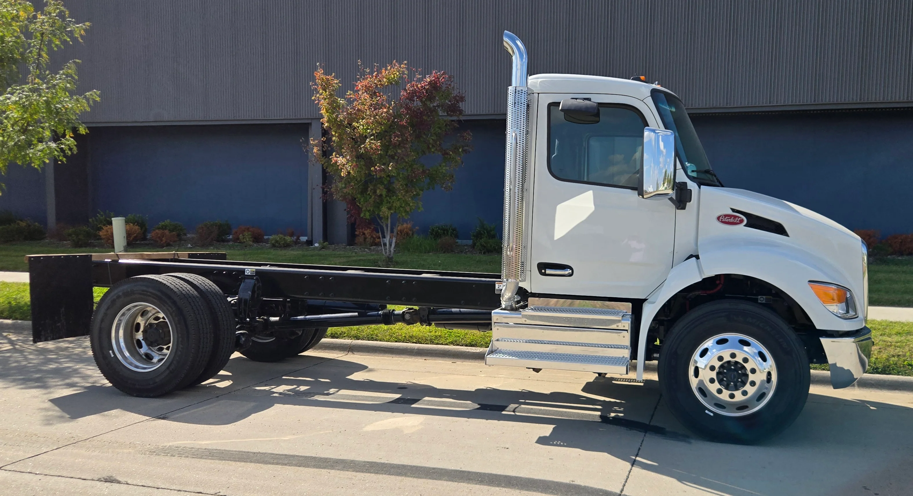 2025 Peterbilt 537 in GRETNA, NE — photo 3
