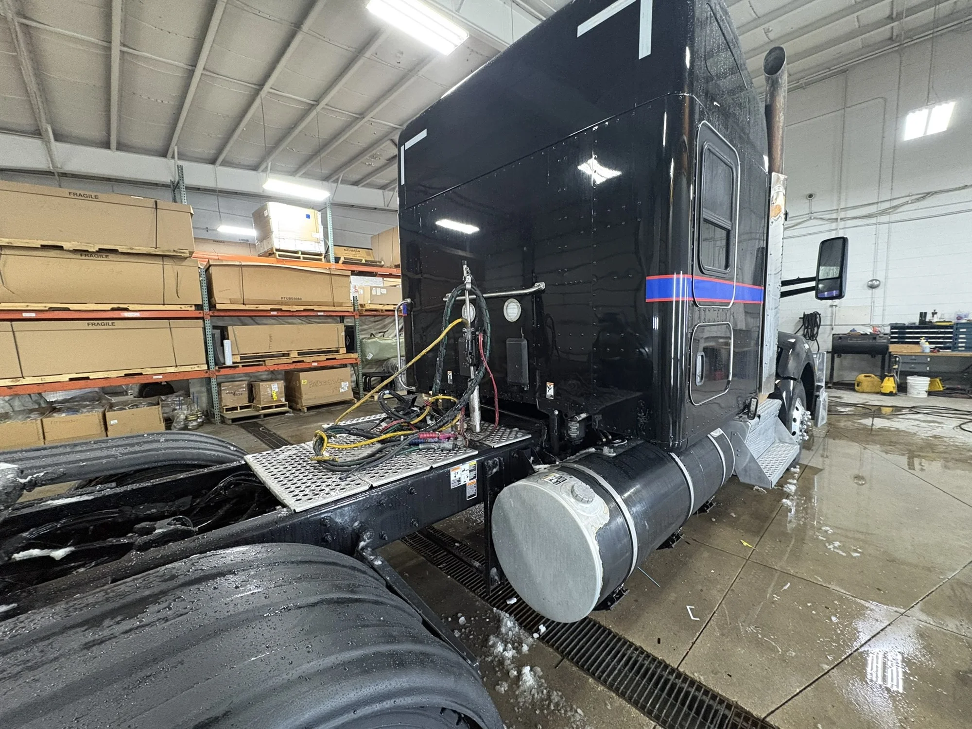 2023 Kenworth T880 - image 6