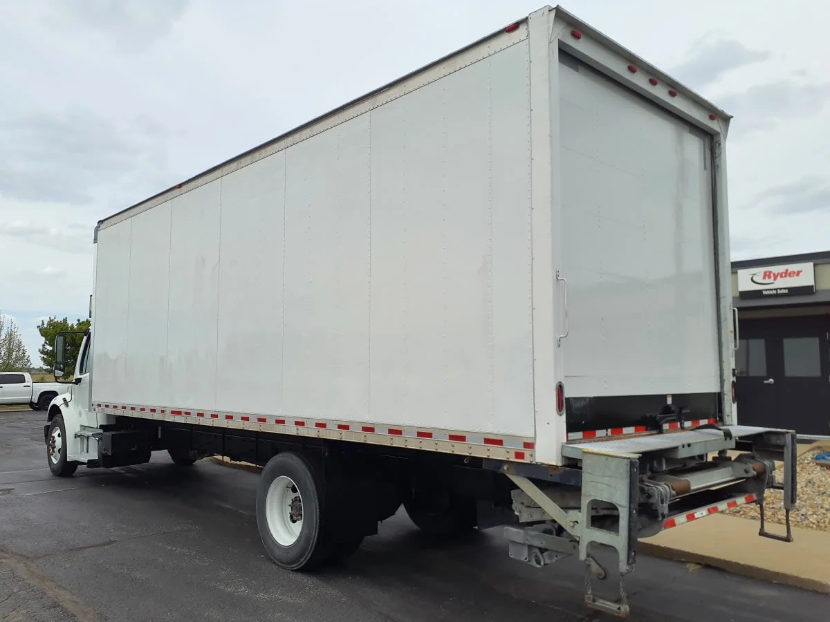 2018 Freightliner M2 106 in Altoona, IA — photo 6