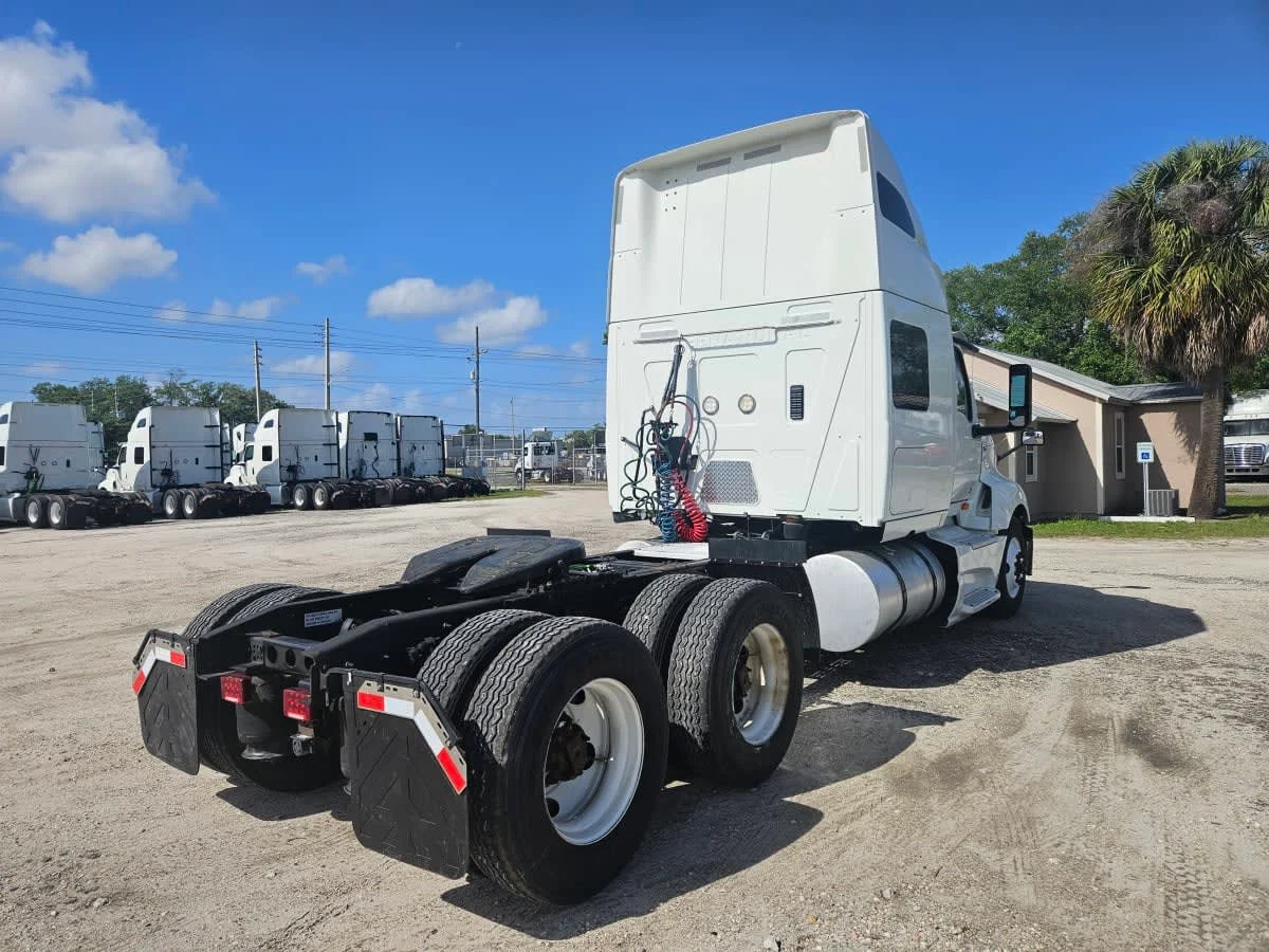 2020 International LT in Orlando, FL — photo 4