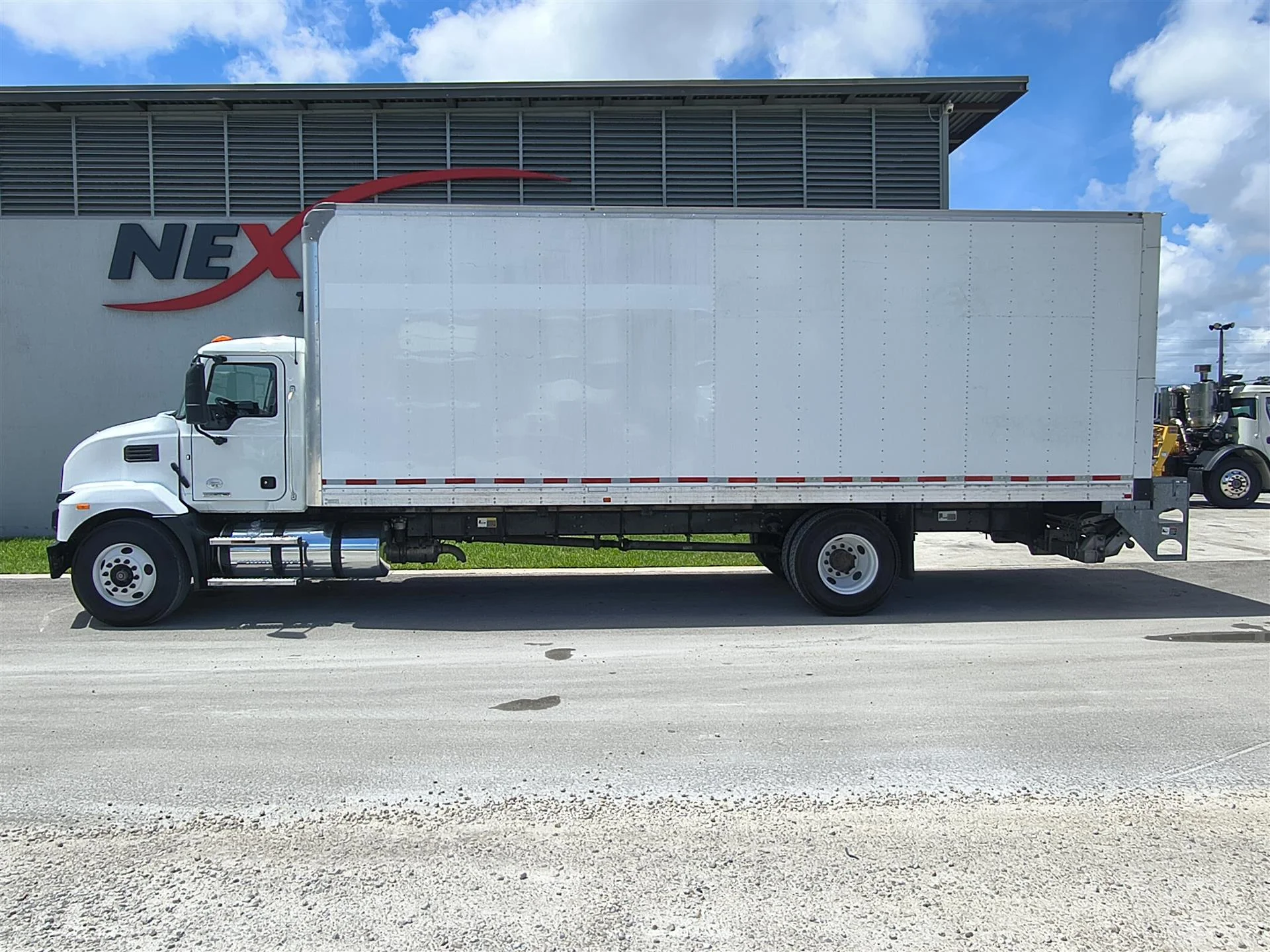 2022 Mack MD in Fort Lauderdale, FL — photo 8