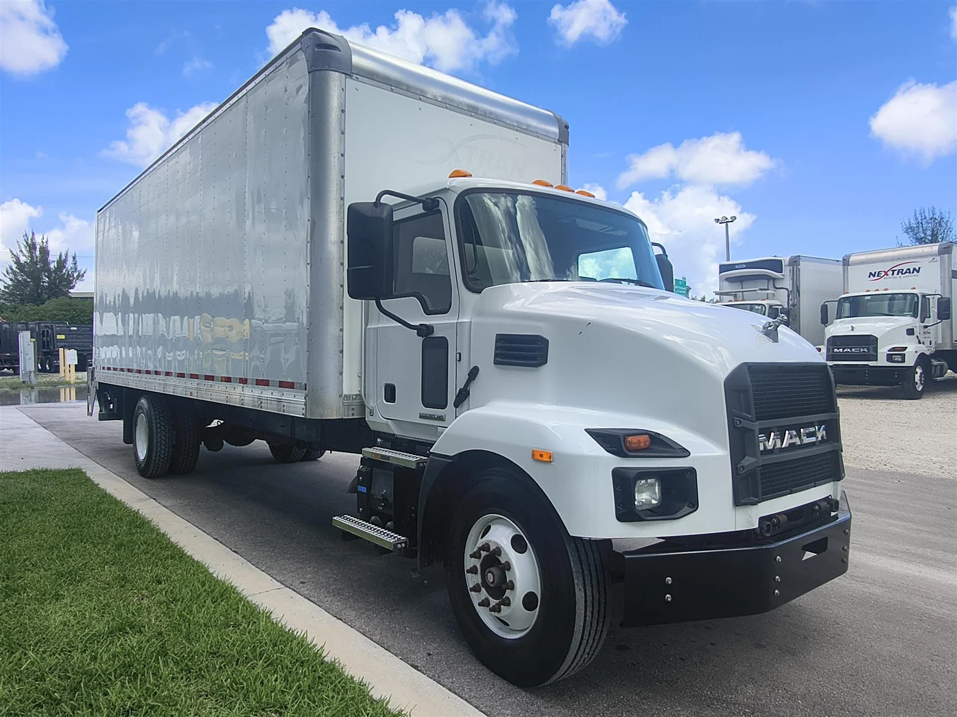 2022 Mack in Fort Lauderdale, FL — photo 3
