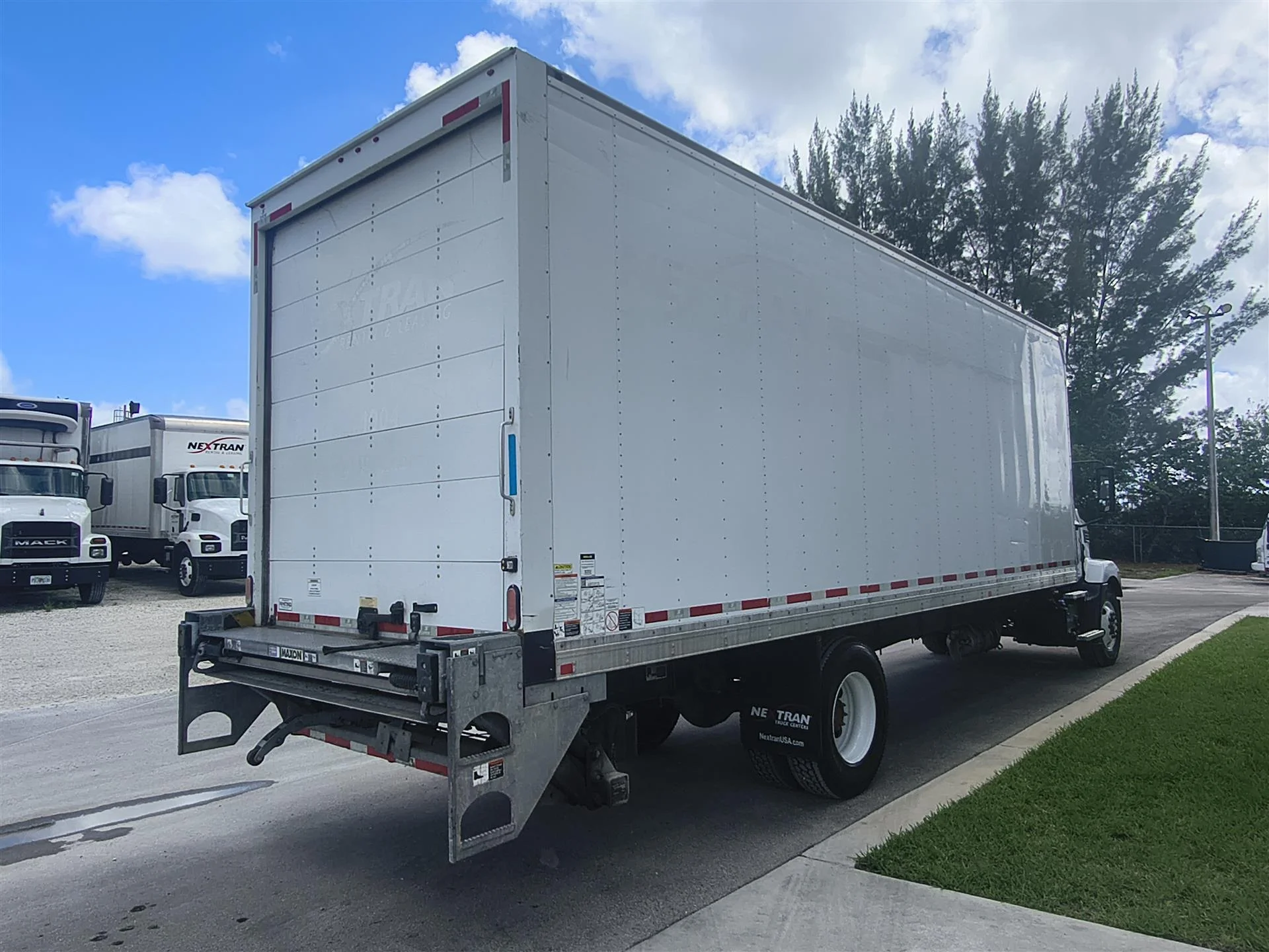 2022 Mack MD in Fort Lauderdale, FL — photo 4