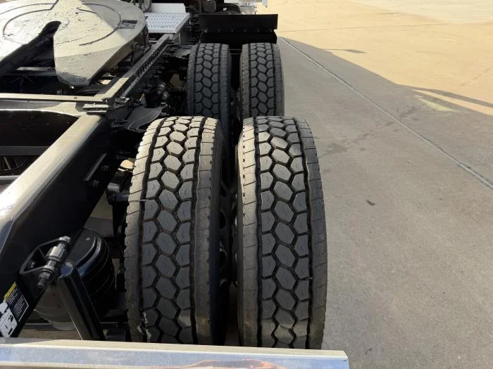 2022 Peterbilt 579 in Houston, TX — photo 12