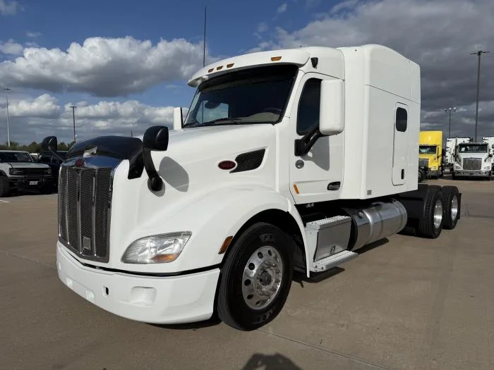 2022 Peterbilt 579 in Houston, TX — photo 2