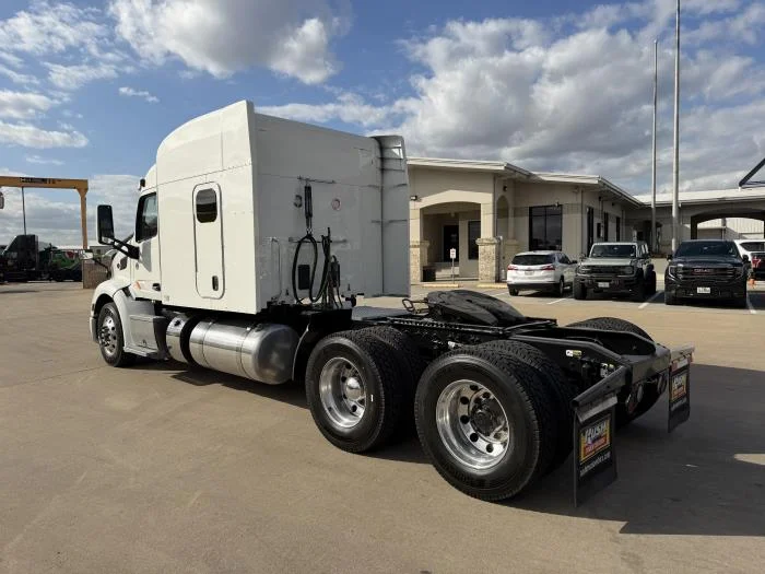 2022 Peterbilt 579 in Houston, TX — photo 4