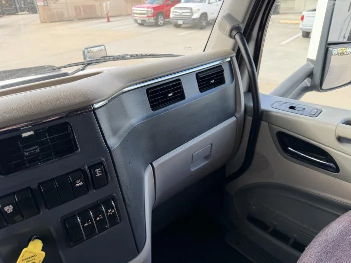 2022 Peterbilt 579 in Houston, TX — photo 34