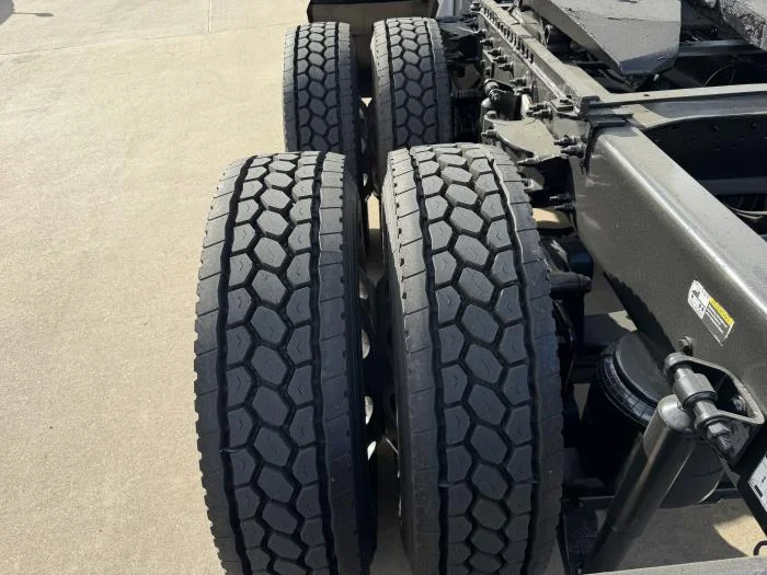 2022 Peterbilt 579 in Houston, TX — photo 13