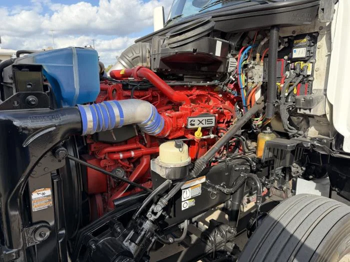 2022 Peterbilt 579 in Houston, TX — photo 17