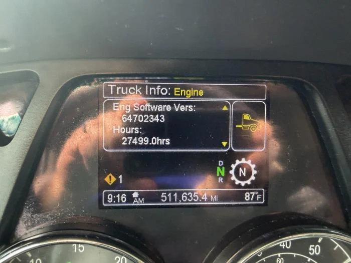 2022 Peterbilt 579 in Houston, TX — photo 37