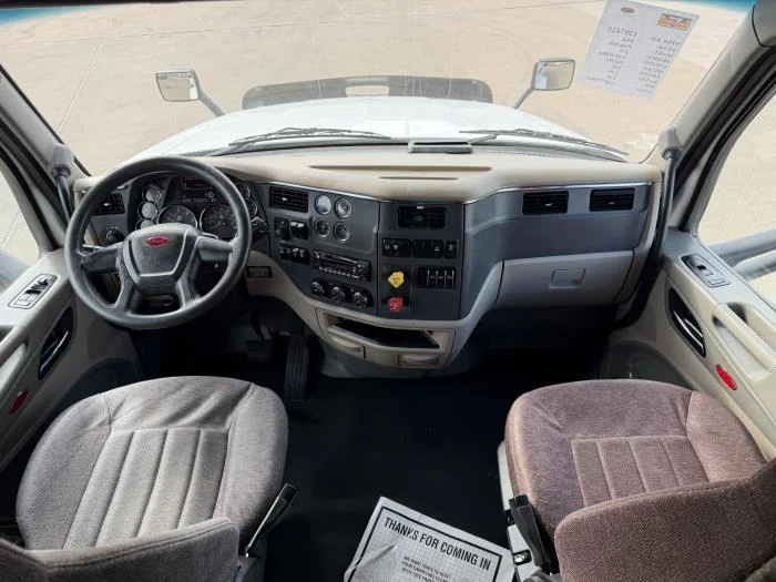 2022 Peterbilt 579 in Houston, TX — photo 33