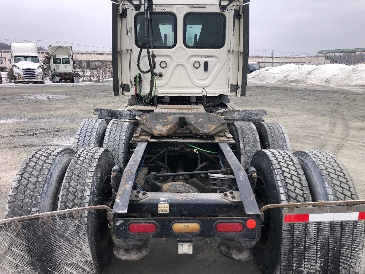 2021 Freightliner Cascadia - image 6