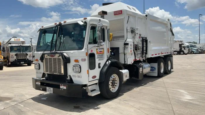 2025 Peterbilt 520 in Houston, TX — photo 2