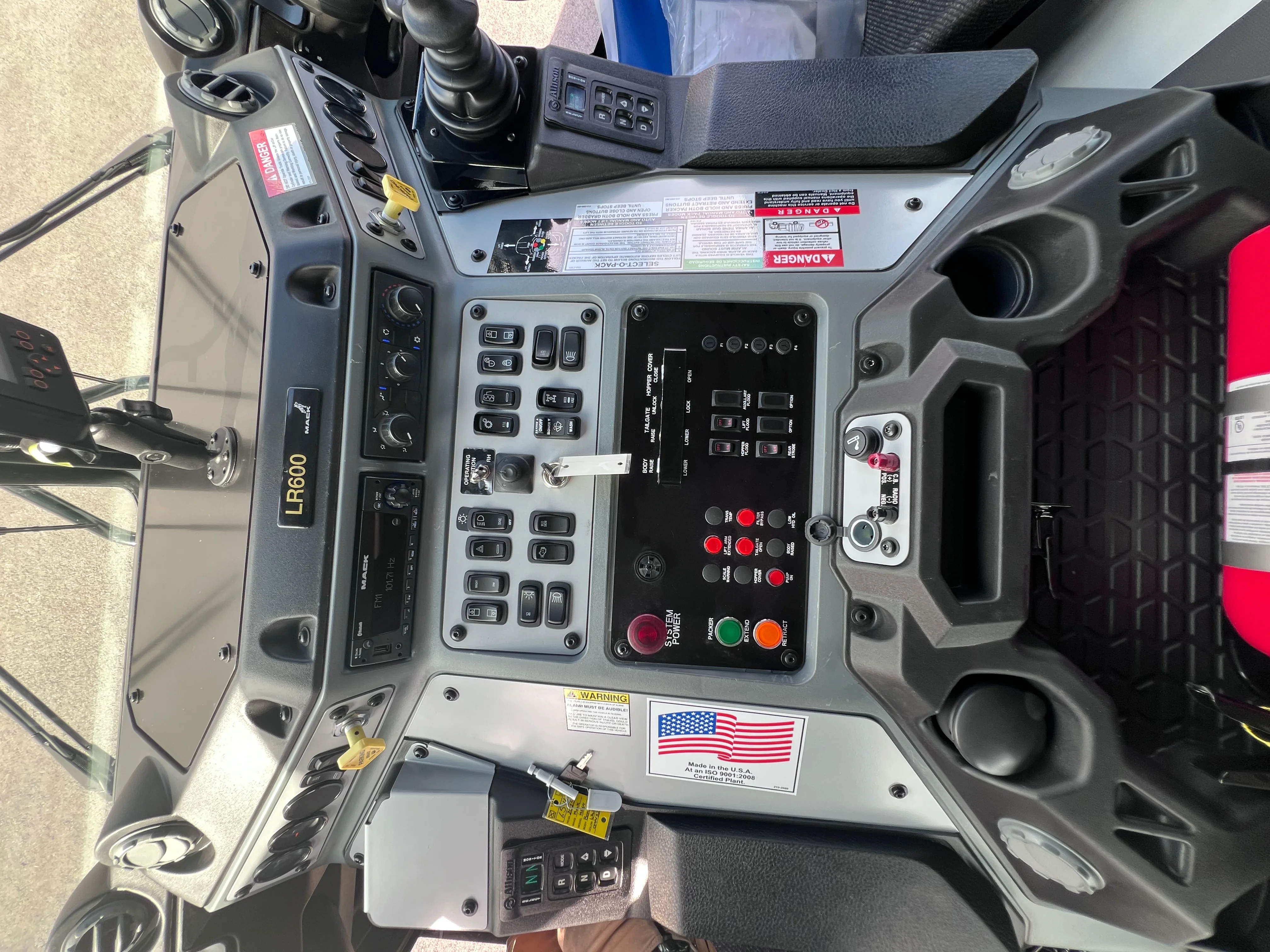 2026 Mack LR in Tulsa, OK — photo 12