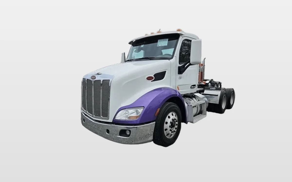 2019 PETERBILT 579 - image 1