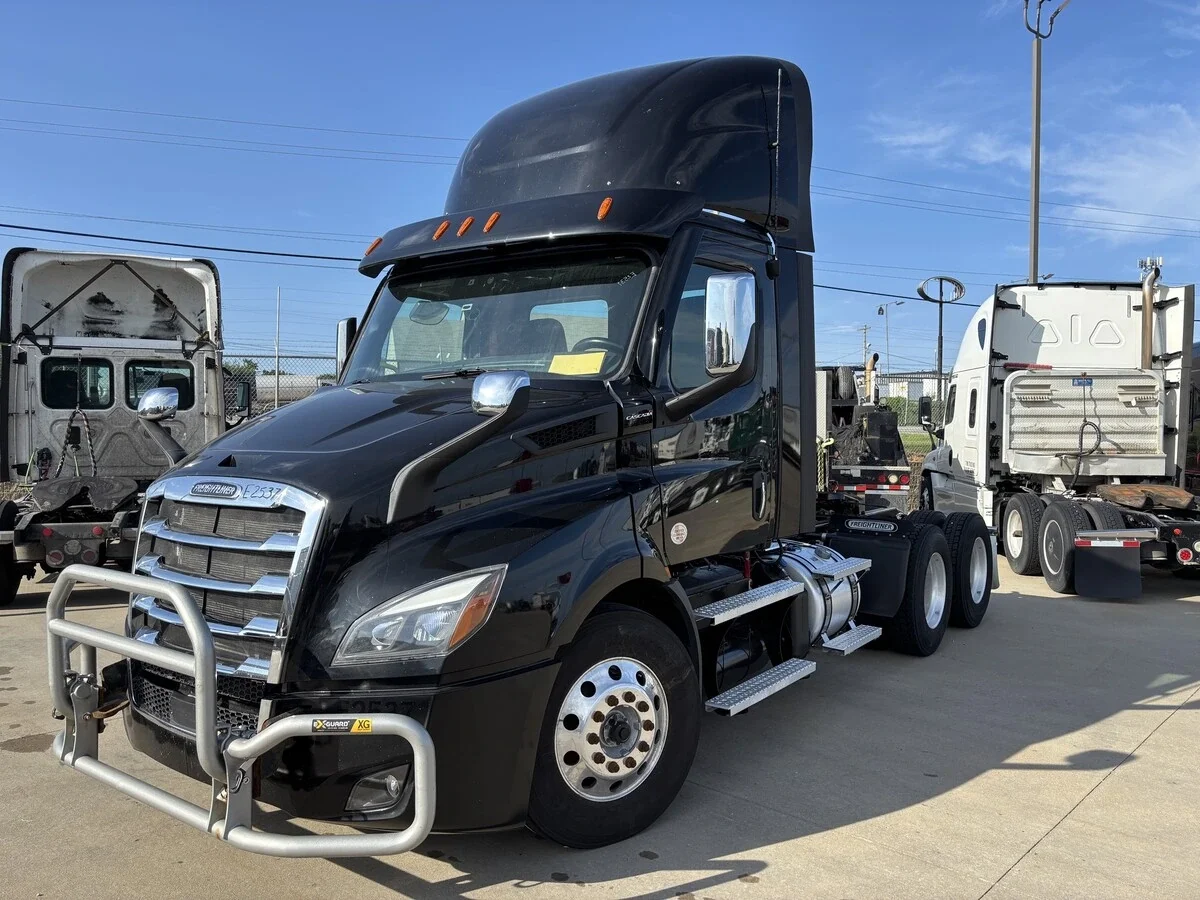 2023 Freightliner Cascadia