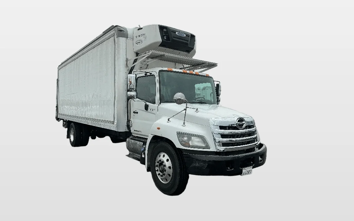 2019 Hino 268 - image 1