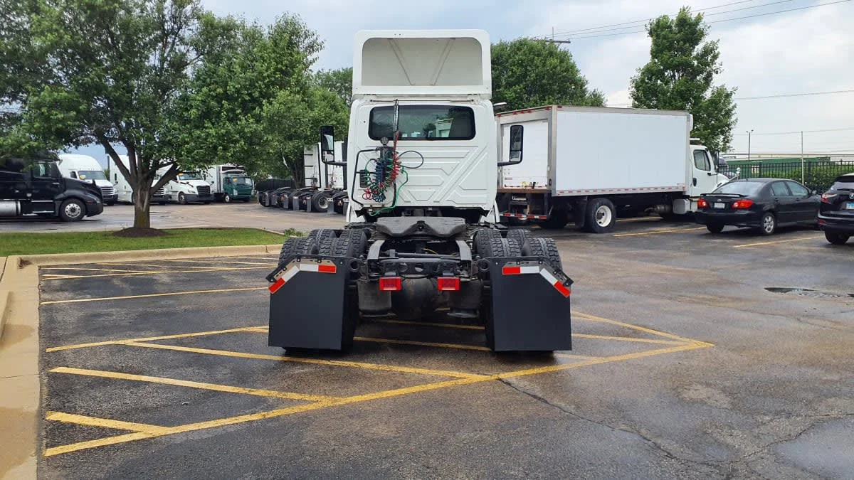 2019 International LT in Bolingbrook, IL — photo 5