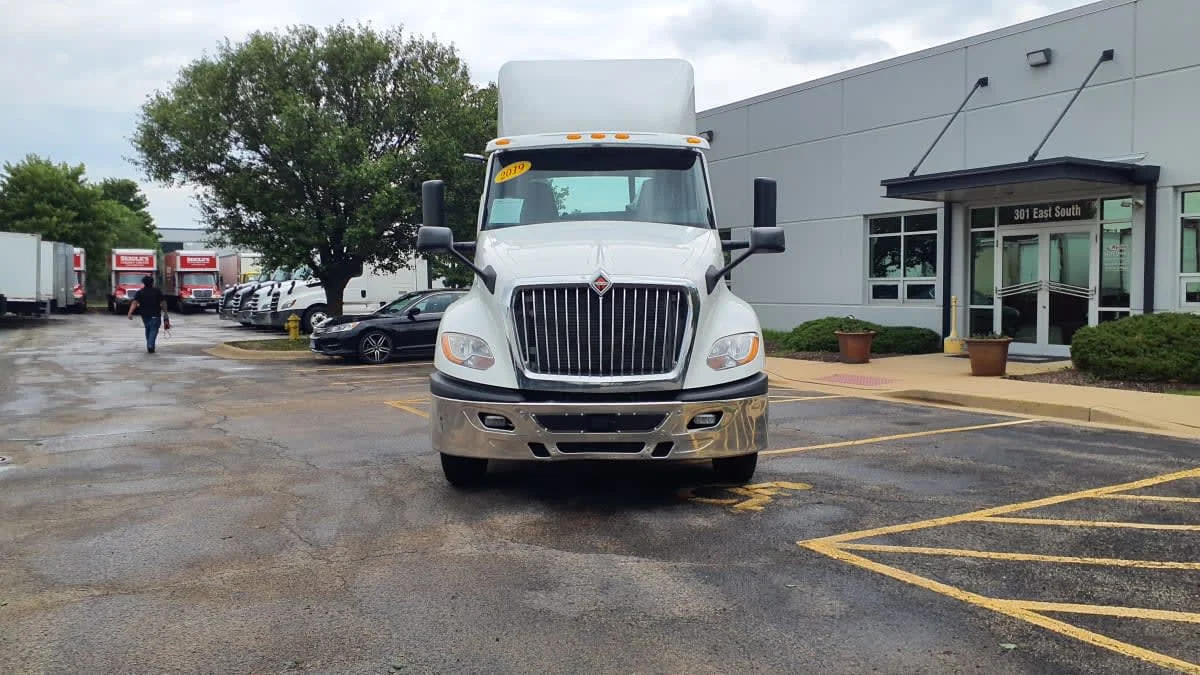 2019 International LT in Bolingbrook, IL — photo 2
