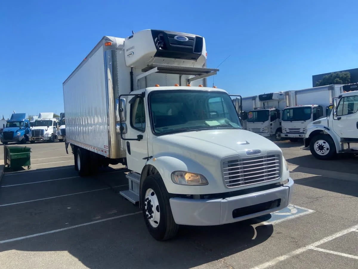 2019 Freightliner M2 106 in San Diego, CA — photo 3