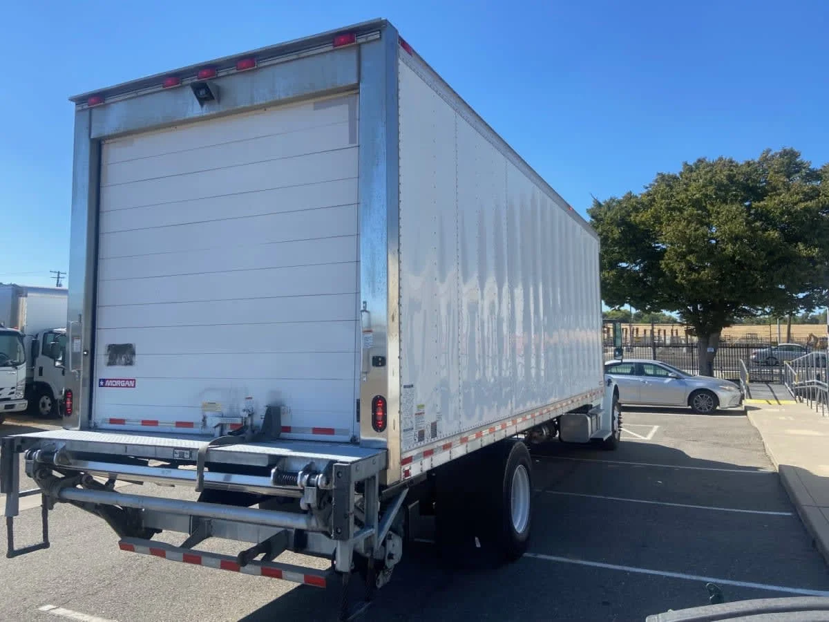2019 Freightliner M2 106 in San Diego, CA — photo 4