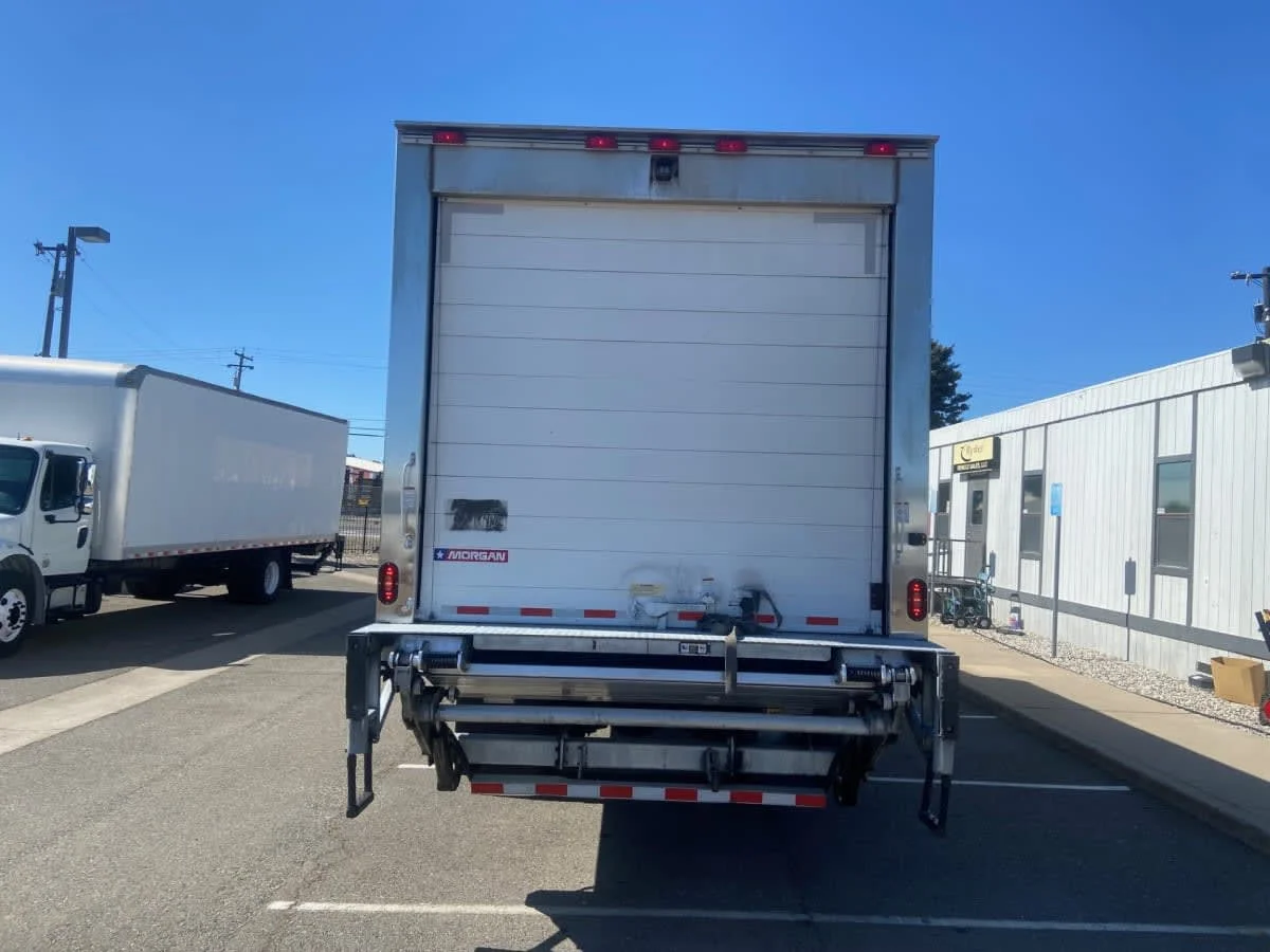 2019 Freightliner M2 106 in San Diego, CA — photo 5