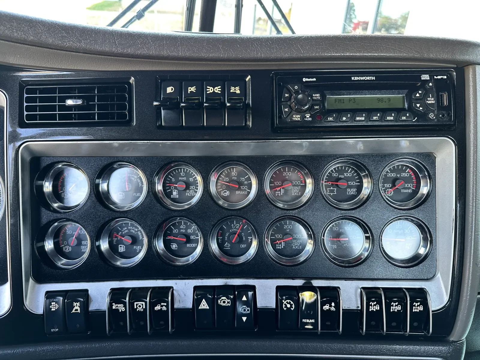 2014 Kenworth W900 in Greer, SC — photo 18