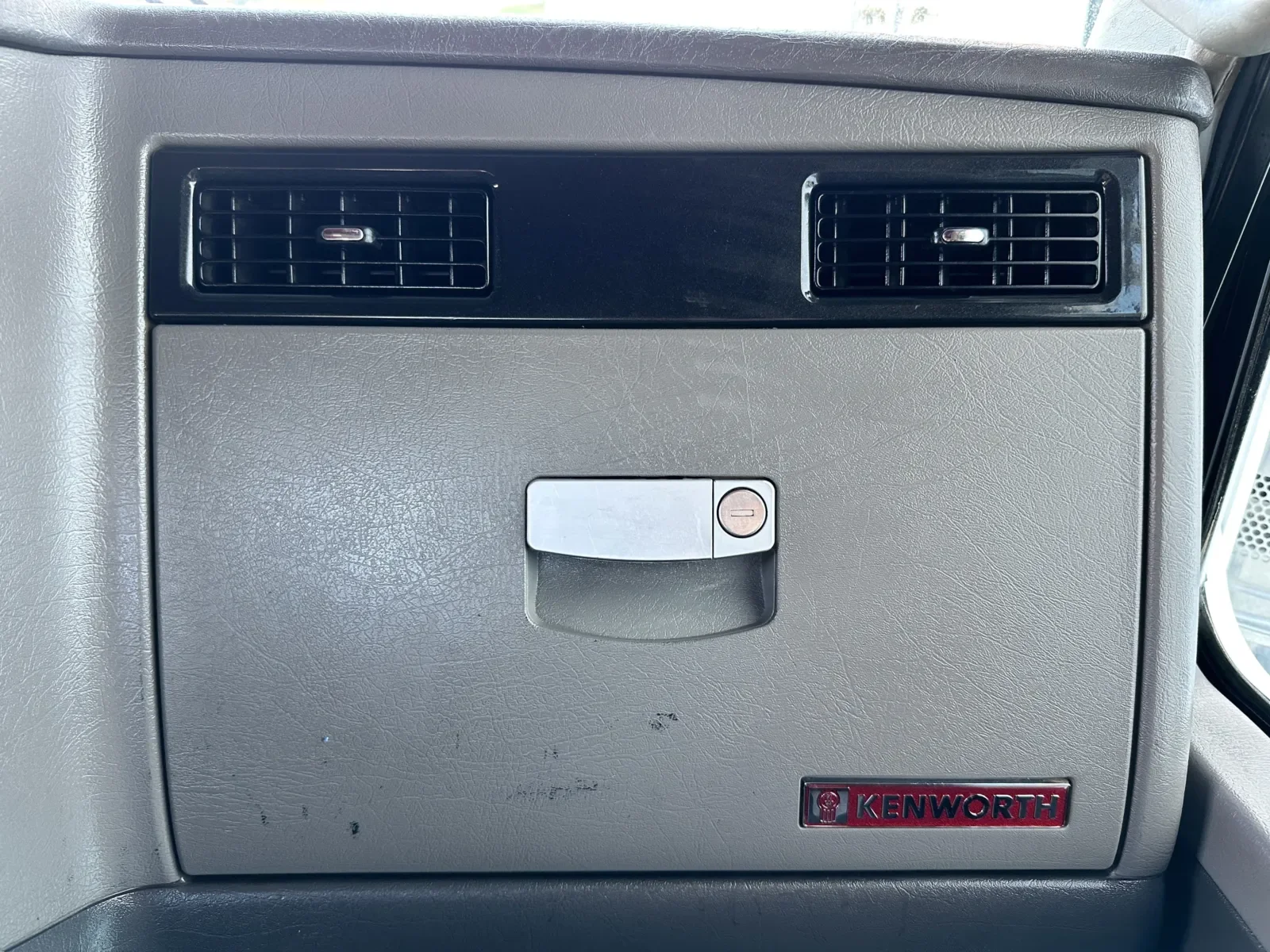 2014 Kenworth W900 in Greer, SC — photo 19