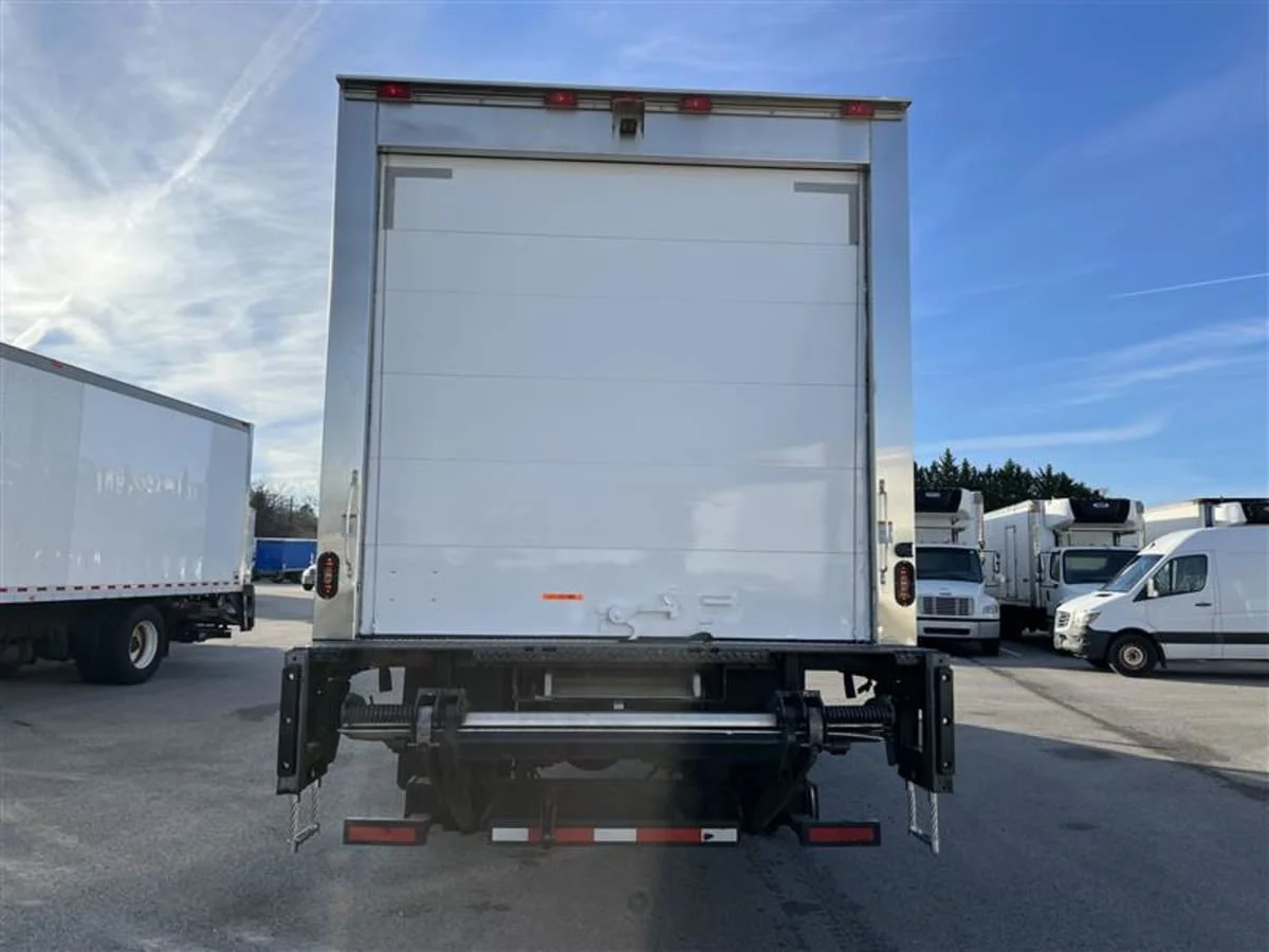 2019 Freightliner M2 106 in Beltsville, MD — photo 5