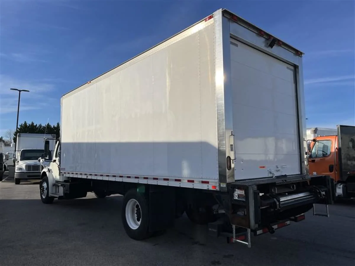 2019 Freightliner M2 106 in Beltsville, MD — photo 6