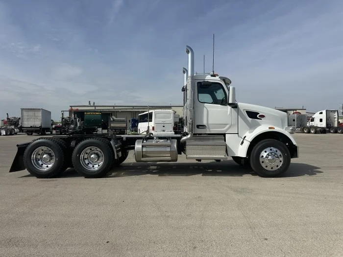 2027 Peterbilt 567 - image 10