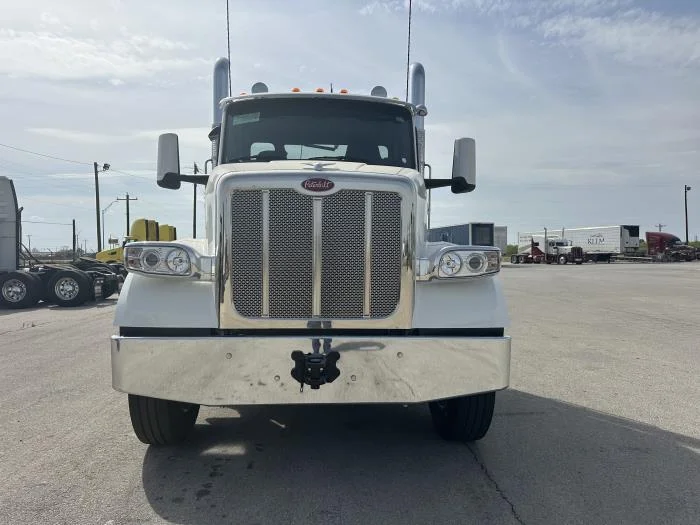 2027 Peterbilt 567 - image 4