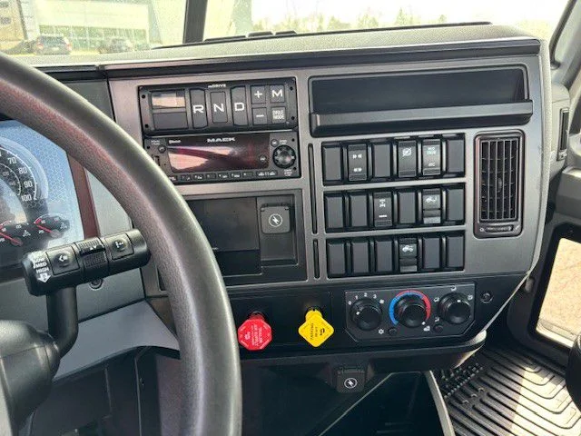 2022 Mack Anthem - image 8