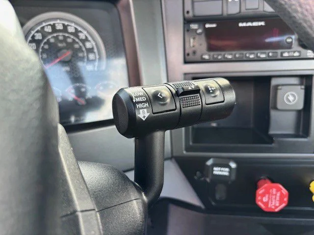 2022 Mack Anthem - image 7