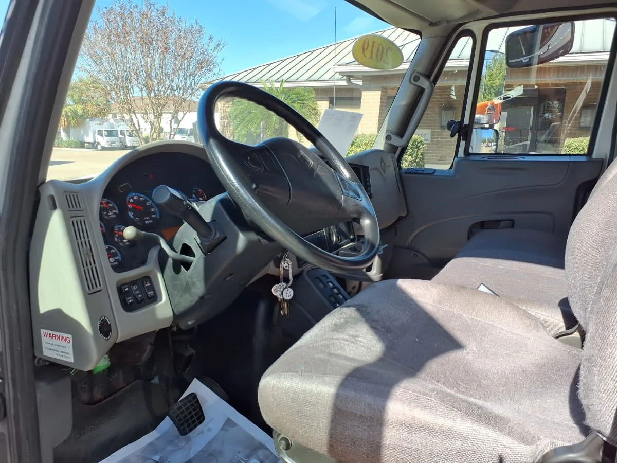 2019 International 4300 - image 7