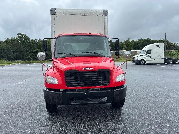 2021 Freightliner eM2 in Greenville, SC — photo 2